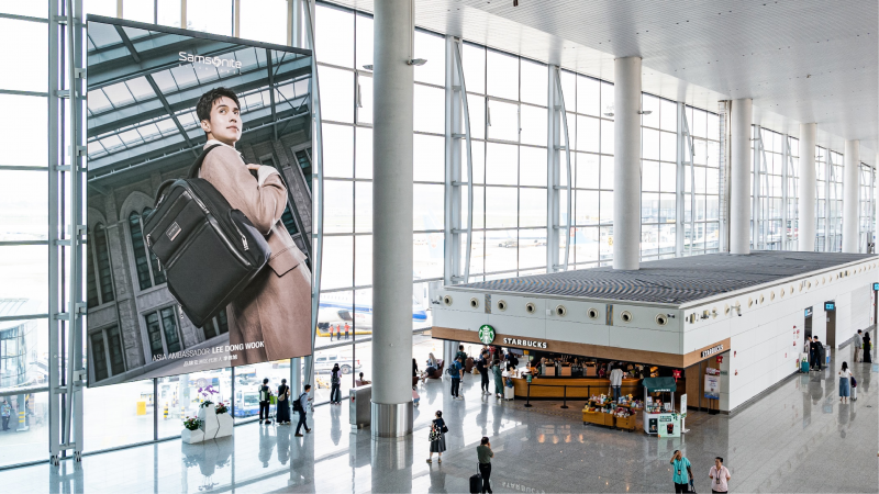广州白云国际机场T2国内混流区地标巨幕大屏LED